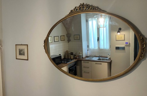 San Frediano Apartment | FLORENCE CHARMING SUITE - cozy apartment in the center of Florence.