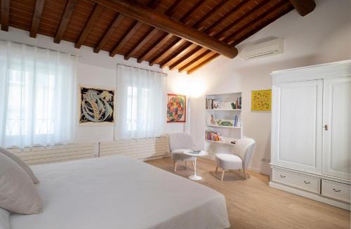 San Niccolo Apartment | Florence Walled Garden - The Tom's Private Oasis