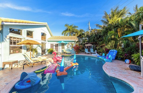 Deerfield Beach House | Florida Beach Retreat: Amazing Pool-Saltwater Heat, 4BR, 2 King Beds, 5 Stars
