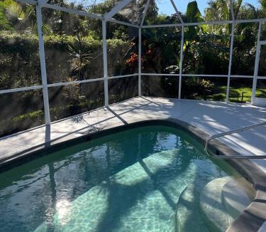Central Naples Villa | Florida house, 4br 2bt with private pool oasis