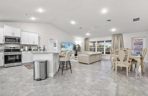 South Venice Villa | Florida Serene Luxury Retreat Pool Spa Oasis