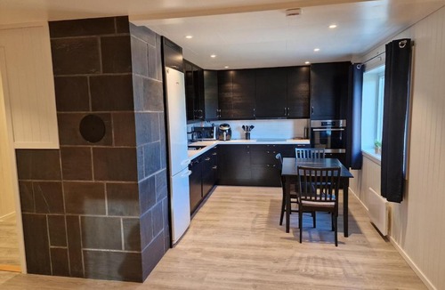 Haram Apartment | Flott Loftsleilighet for overnatting på Longva