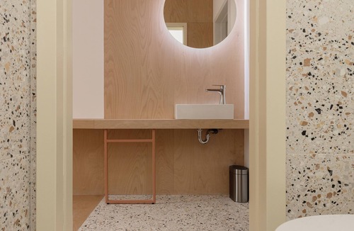 Belso-Ferencvaros Hostel | Flow Spaces