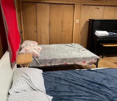 Silver Spring House | Flower Avenue Hosting - Private Suite with De Luxe King Size Bed - 77 per Night 1st guest - 59 2nd guest - 52 each third & 4th guests