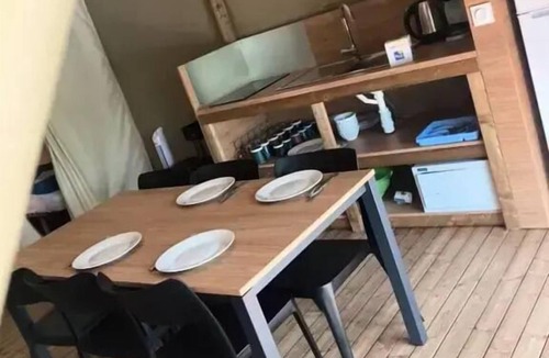 Cordelle House | Flower Camping de Mars * - Woodlodge View Loire Comfort 26m2 - 2 bedrooms + terrace 4 people