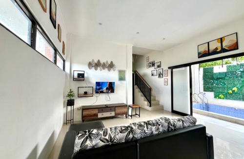 Sidomulyo Villa | Flower Hills 3BR Private Pool by Kamaria