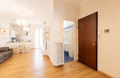Parella Apartment | Flower House