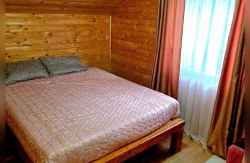 Marisel House | Flowers Cabin