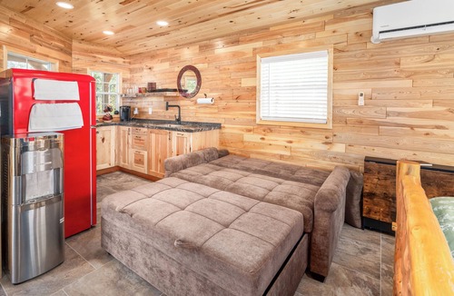 Two Harbors Cabin | Flowing Waters Retreat - Two Cabins with Sauna
