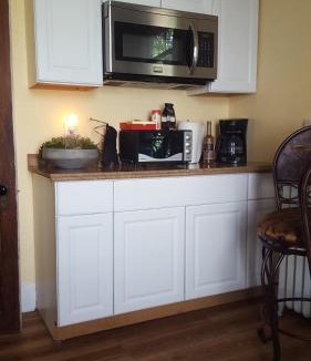 Queens Apartment | Flushing Meadows-Queensboro Hill Gem