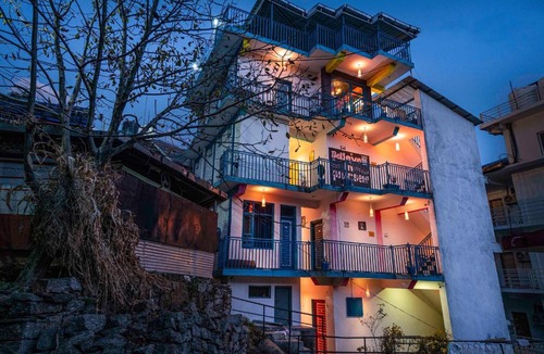 Bhagsu Nag Hostel | Flyaway Hostel McLeod Ganj