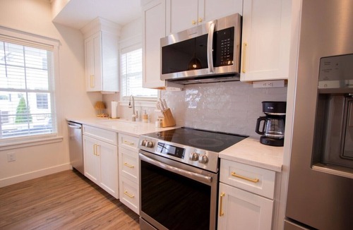 Celina Cottage | Flyer Cove: 4 Bed/3 Bath Cozy Lakeside Cottage!