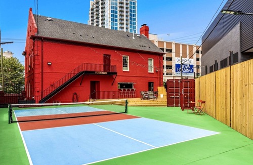 Music Row House | FlyghtHouse | Private Pickleball & Luxe Amenities