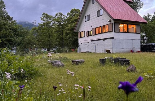 Kitaazumi-gun Villa | FLYING HOUSE