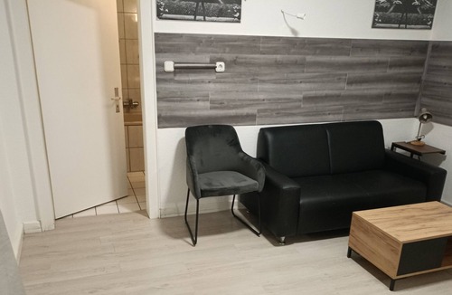 Hochheim am Main Apartment | FMI21 Accommodation