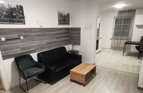 Hochheim am Main Apartment | FMI21 Accommodation