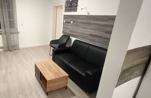Hochheim am Main Apartment | FMI21 Accommodation