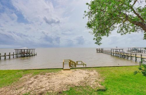 Foley House | Foley Beach Cottage w/Waterfront Backyard!