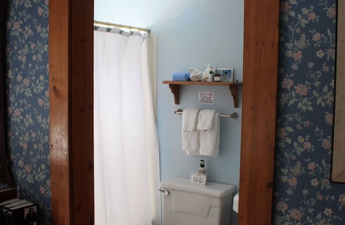 North Sutton Bed & Breakfast | Follansbee Inn