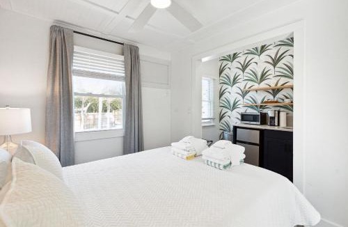Folly Beach Hotel | Folliday Inn - The Streamliner - Room 31