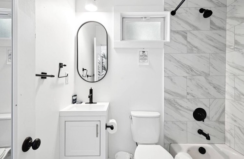 Folly Beach Hotel | Folliday Inn: The Torpedo: Room 22