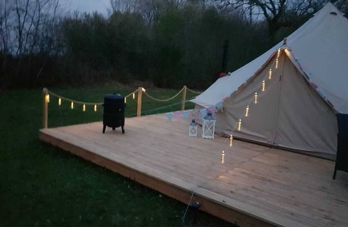Blond RV Rental | Fonclaire Holidays - Bluebell Walk Glamping