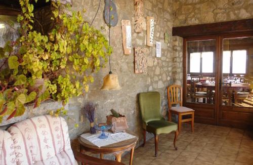 Lles House | Fonda Ca l'Abel