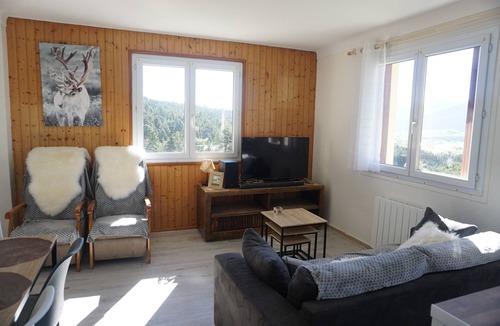 Superbolquere Apartment | Font romeu, nice F3 on the edge of the forest, 10 mn from the center, equipped for 4/6 people, wifi