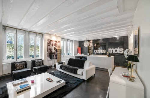 Bourg-de-Four Apartment | Fontaine