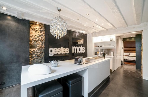 Bourg-de-Four Apartment | Fontaine