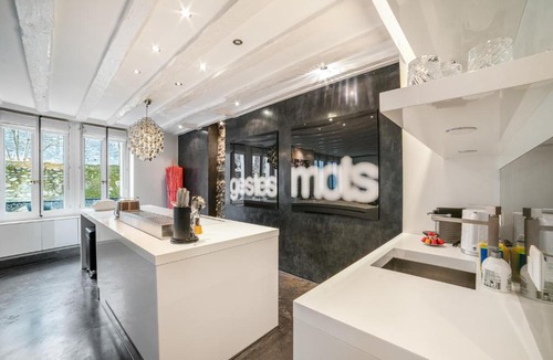 Bourg-de-Four Apartment | Fontaine