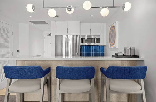 Mid Beach Hotel | Fontainebleau 1 bedroom Ocean+Pool Views Floor
