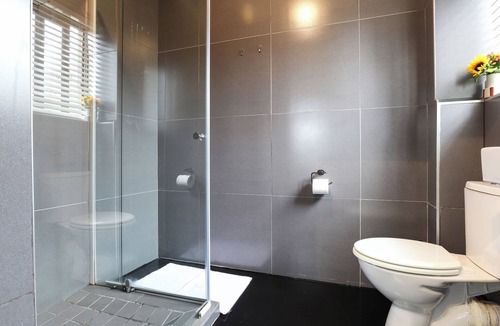 Sea Point Hotel | Fools Inn