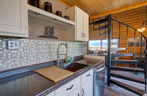 Shining Mountains House | Foothill Trail Cabin