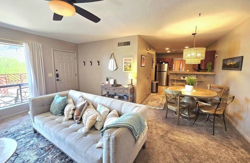 Skyline Bel Air Estates Condo | Foothills condo w/gorgeous views- pet friendly!