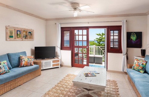 Douglas Condo | Footprints Whitesands G3