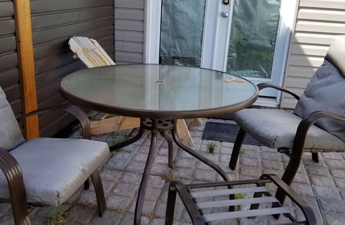 Northwest Calgary House | For a professional Room in NW Calgary