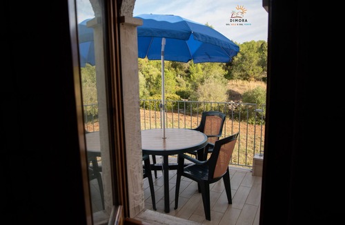 Crispiano House | For couples, groups or families, it offers hospitality for up to 7 people