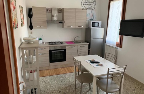 Mestre Apartment | For friend or family with 1 child full comfort 10 mins to Venice Dog friendly