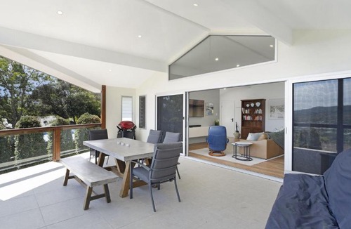 Forresters Beach House | For - Resters