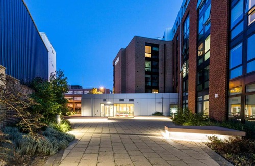 Beverley Apartment | For Student Only Arbury Court in Kingston - 30mins to London Waterloo