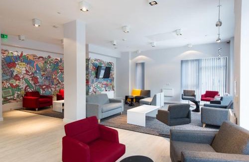 Stockwell Apartment | For Students Only - Glassyard Building in London