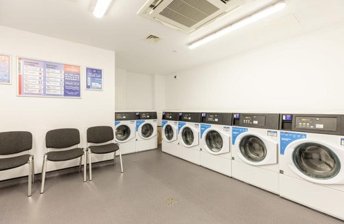 Salford Apartment | For Students Only - Rooms in Salford 10 min walk to University of Salford