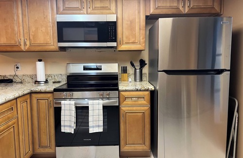 Fountain of the Sun Condo | For the golf lover: 2-bedroom condo with AC in gated 55+ community