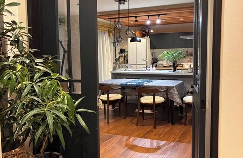 Maihama House | For Those Looking to Escape the Hustle and Bustle | A Quiet Home Near Disney | Newly Built Designer House | Parking Included | Accommodates Up to 6 Guests