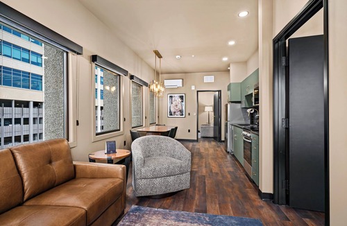 Downtown - Waterfront Hotel | Force on 5th Avenue Hotel