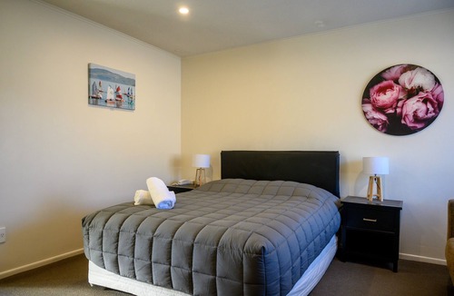 Petone Hotel | Foreshore Motor Lodge