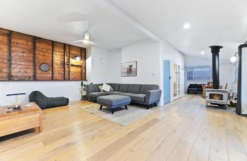 Jam Jerrup House | Foreshore Sunset Retreat