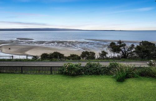 Jam Jerrup House | Foreshore Sunset Retreat