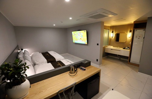 Sincheondong Hotel | Forest 701 Hotel